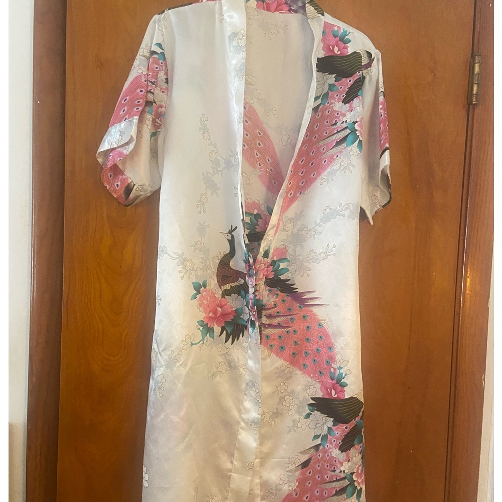 Peacock Design Robe - Picture 4 of 4